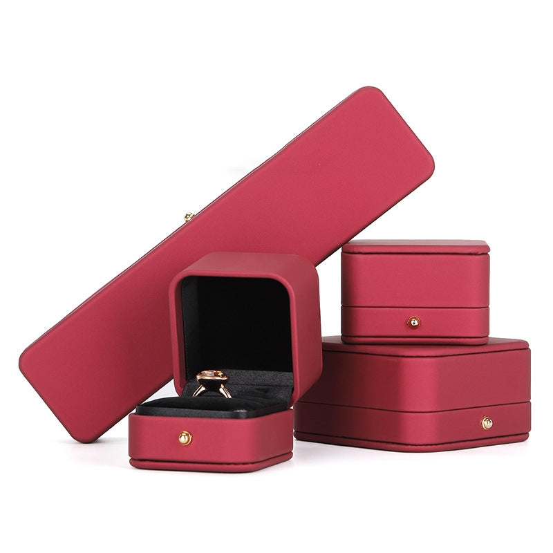 Luxury Velvet Jewelry Box – Premium Gift Packaging for Rings, Necklaces & Bracelets