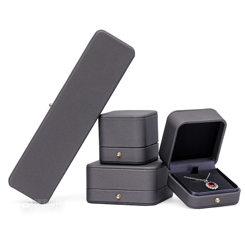 Luxury Velvet Jewelry Box – Premium Gift Packaging for Rings, Necklaces & Bracelets