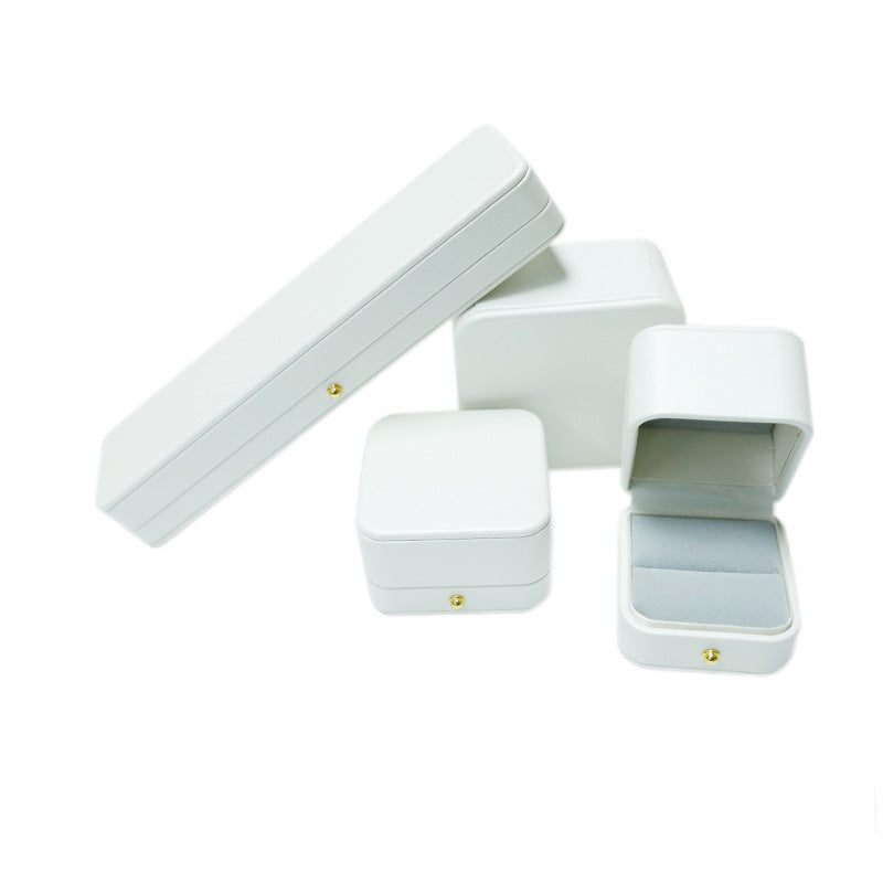 Luxury Velvet Jewelry Box – Premium Gift Packaging for Rings, Necklaces & Bracelets
